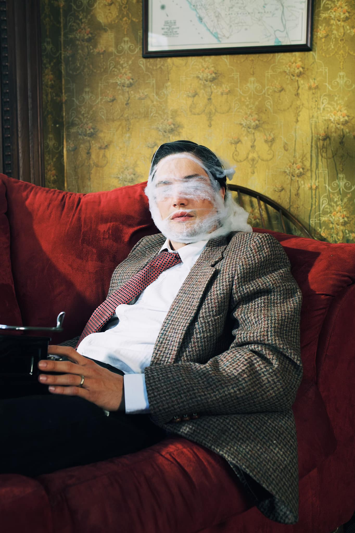 A man, afflicted by the Neuroplastic